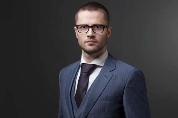 Bewerbungsshooting im Fotostudio nonverbal